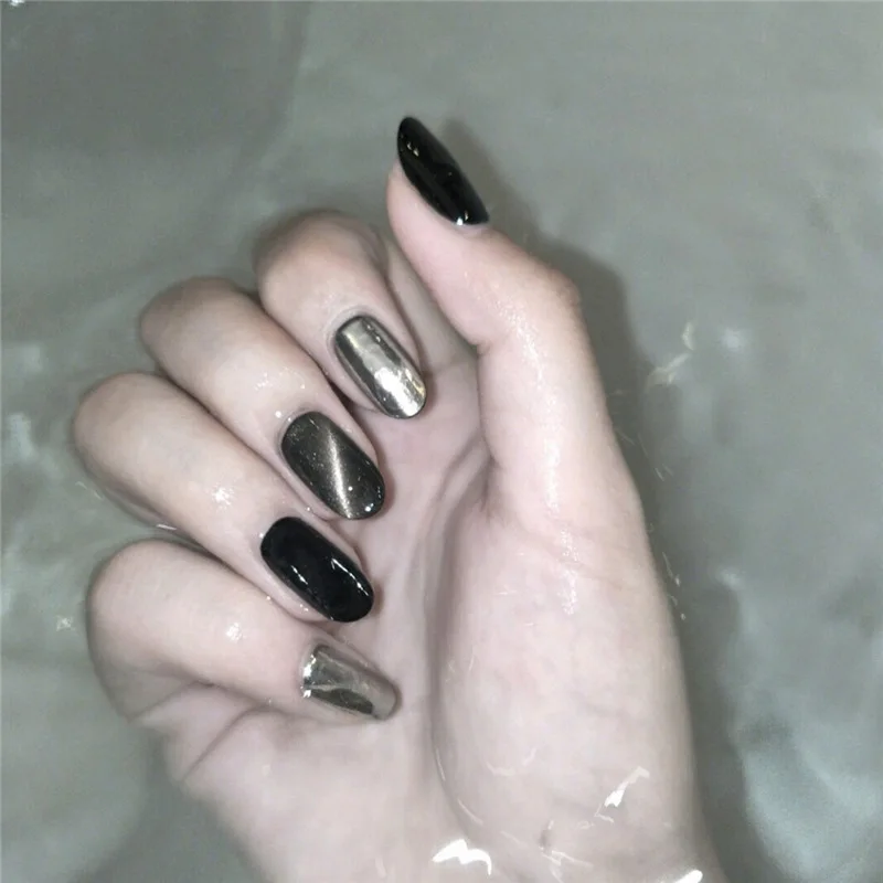 

24pcs Short Almond Oval False Nails Full Cover Cat Eye Jump Color Silver Black Fake Nail Artificial Nail Art Tips