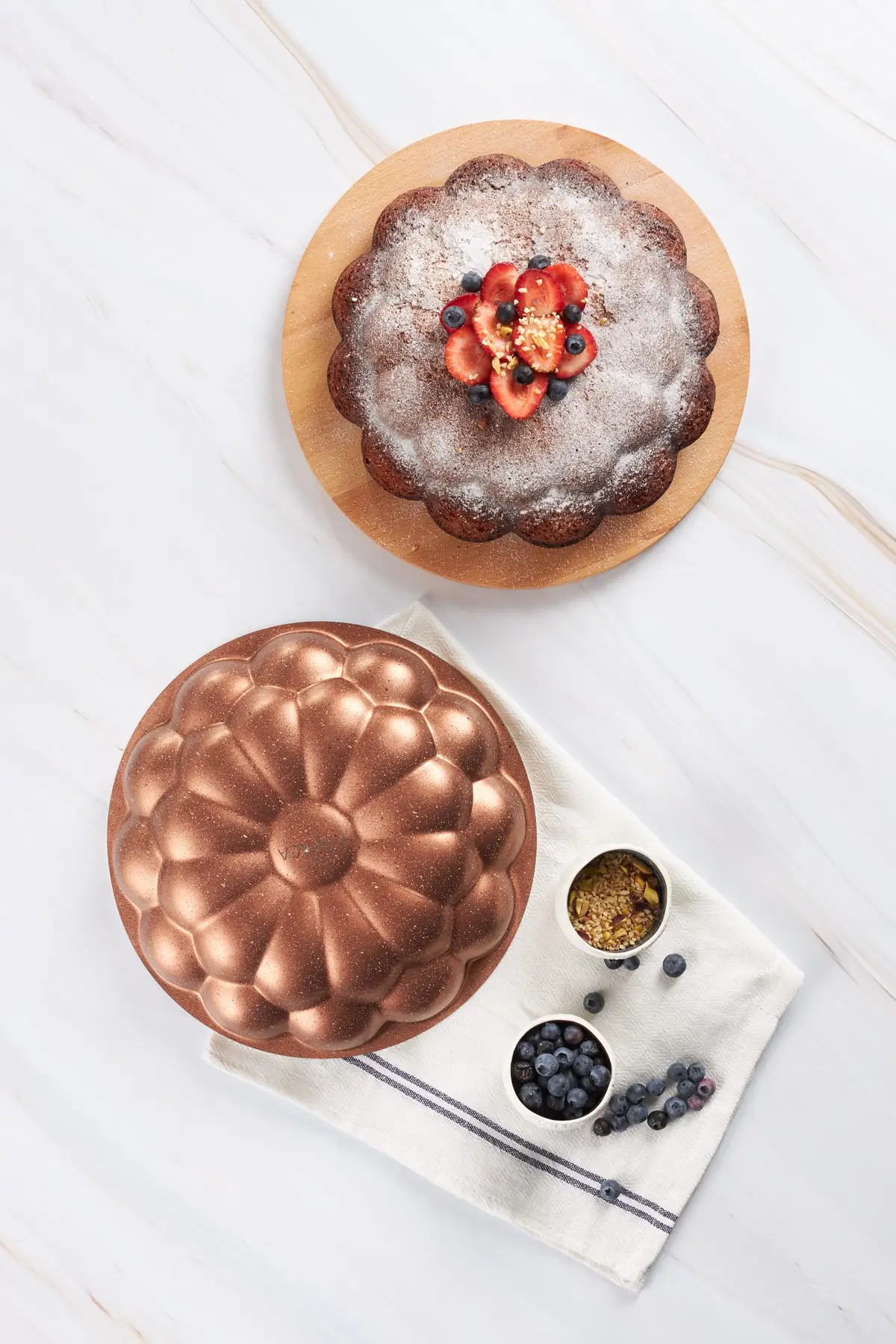 

Форма для торта Arya Lotus