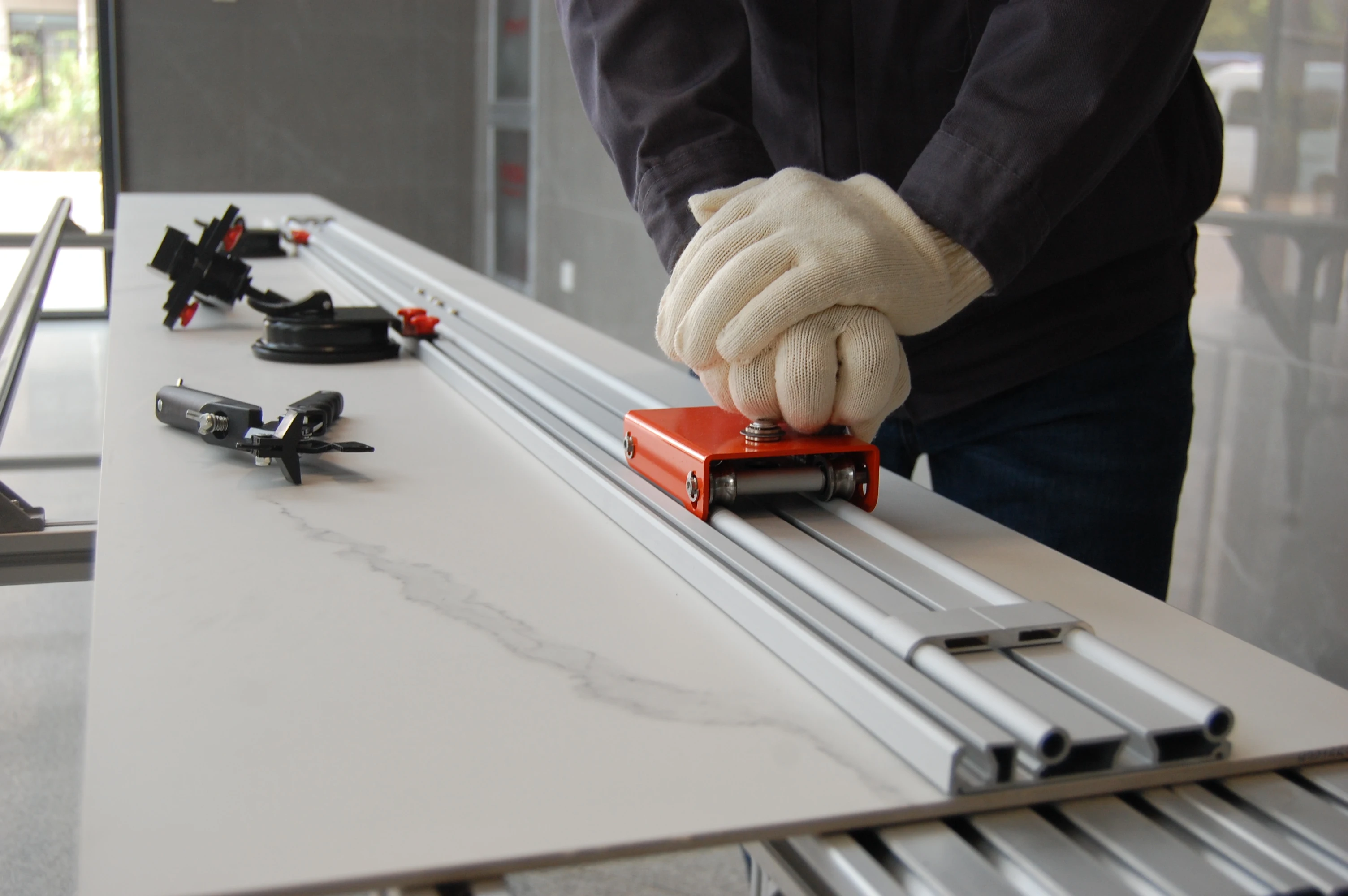 Раймонди инструмент для плитки. Система резки крупноформатной плитки. Система резки крупноформатной плитки. Раймонди райзор. Система резки крупноформатной плитки.