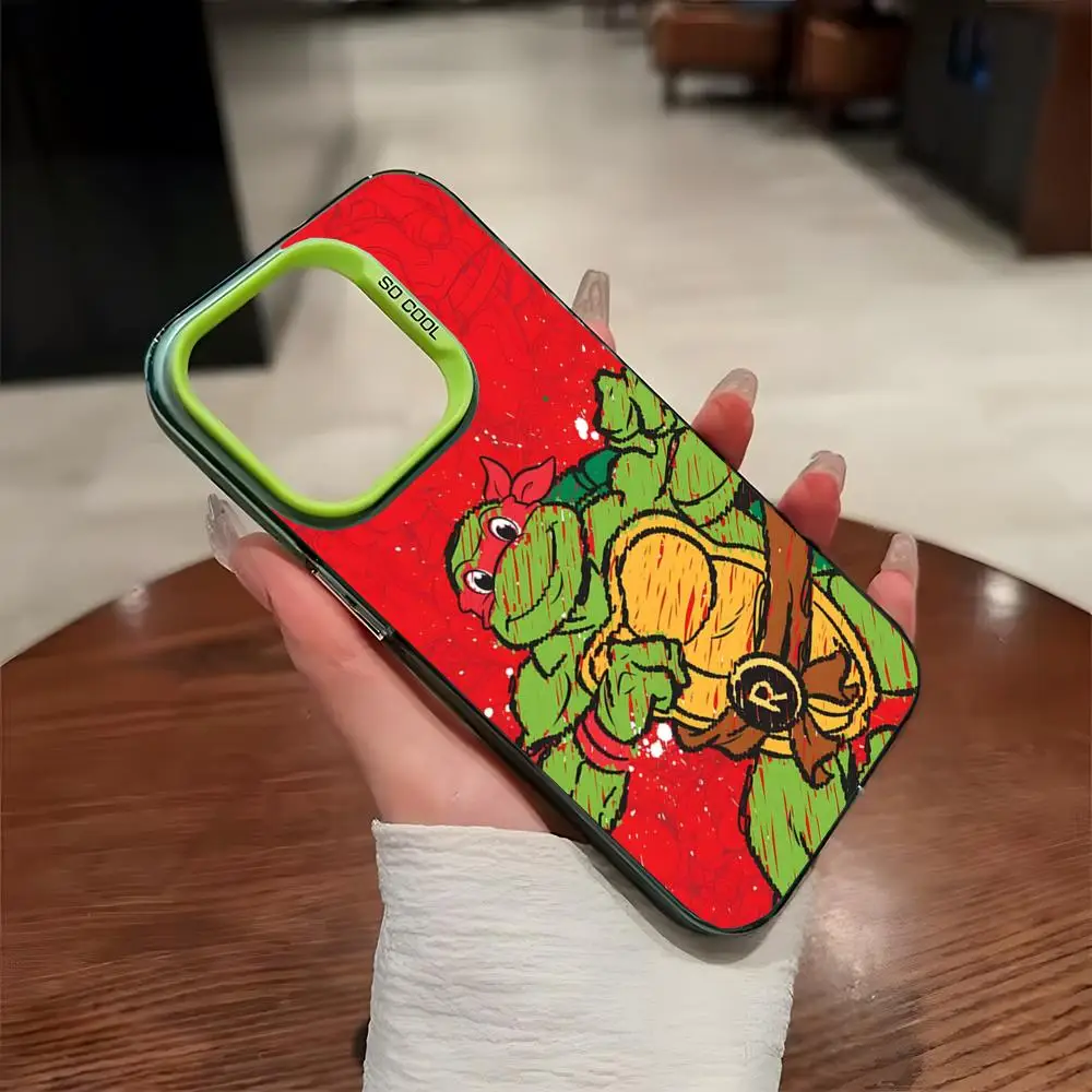 Яркий серебристый чехол для телефона с изображением черепашек-ниндзя iPhone 15 Pro Max 14