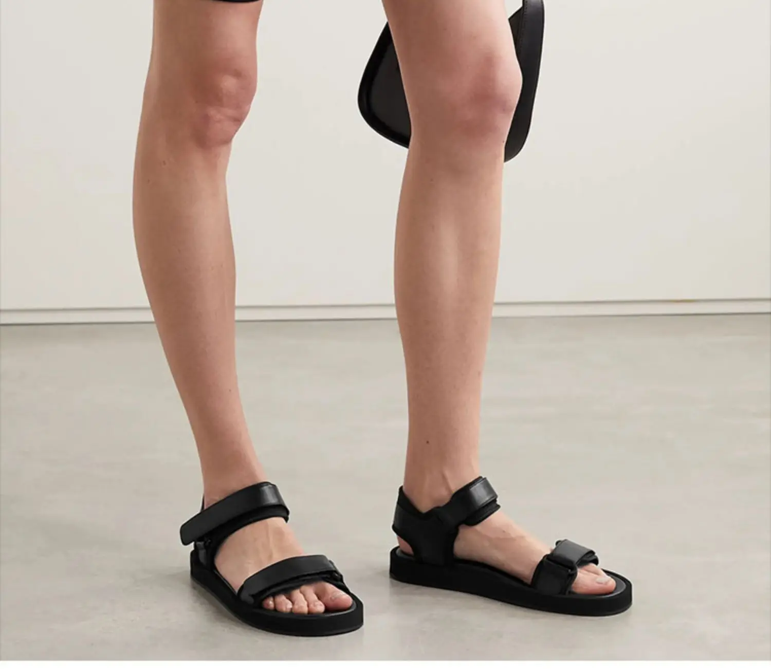 

Leather Retro Fashion Round Toe Strap Sports Platform Sandals Women