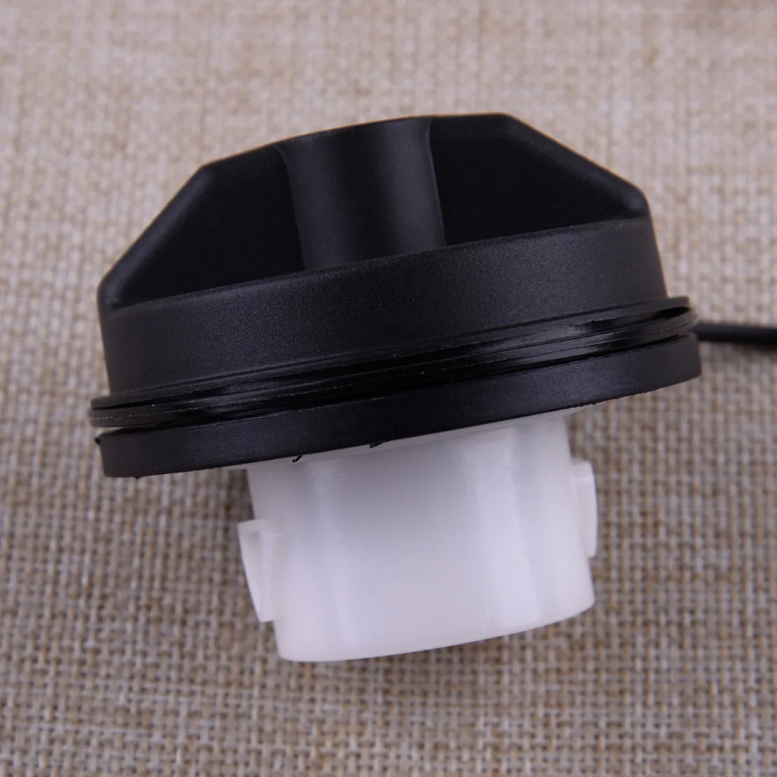 Крышка для топливного бака с 2 ключами подходящая Buick Century lesabrrainier Regal Cadillac DeVille