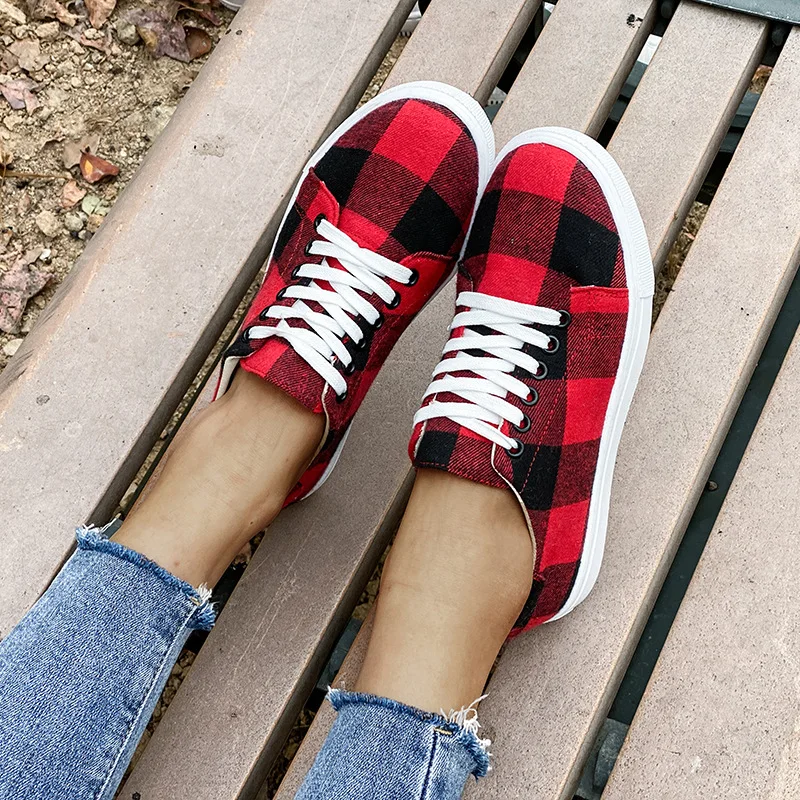 Women Flat Lace Up Casual Sneakers Designers Shoes Woman Sapatos Femininos Female Vulcanize Shoes Fashion Training Board Shoes