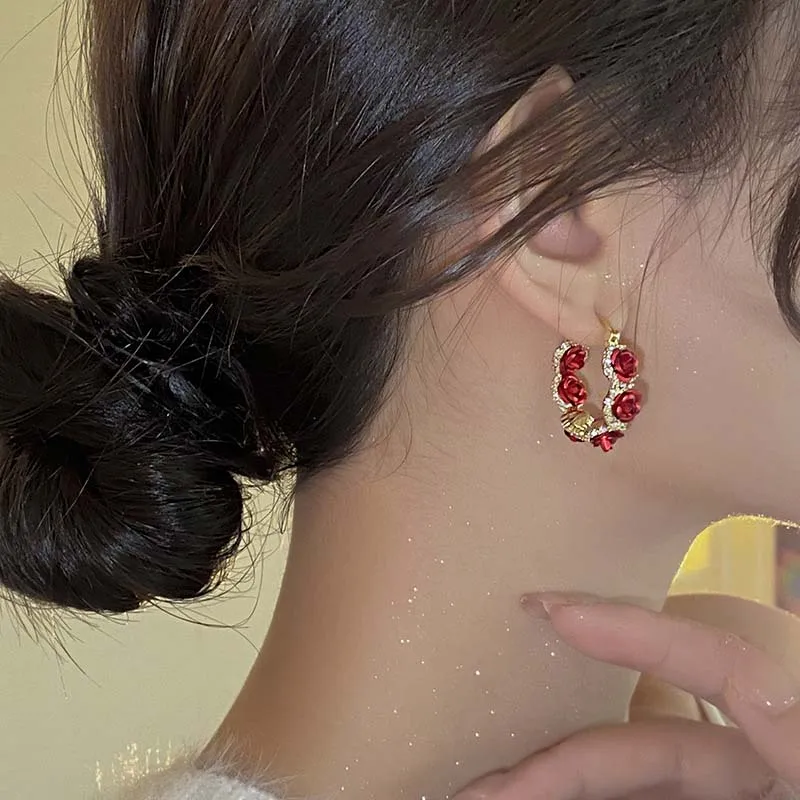 Винтаж серьги-кольца с красной розой из цинкового сплава