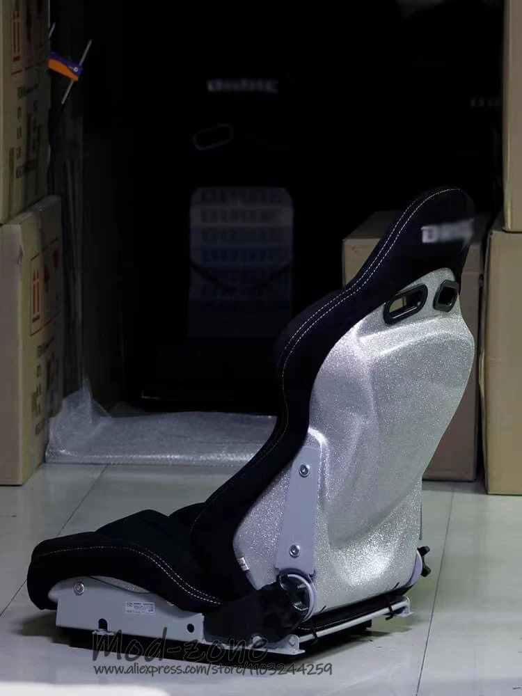 Высокопроизводительное быстрооткидывающееся сиденье STRADIA II из углеродного