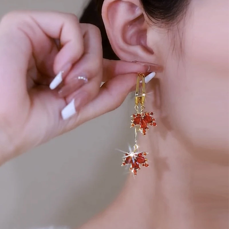 

Korean New Red Maple Leaf Simple Earrings For Women Exquisite Sparkling Zircon Leaf Tassel Earrings Fashion Temperament Jewelry