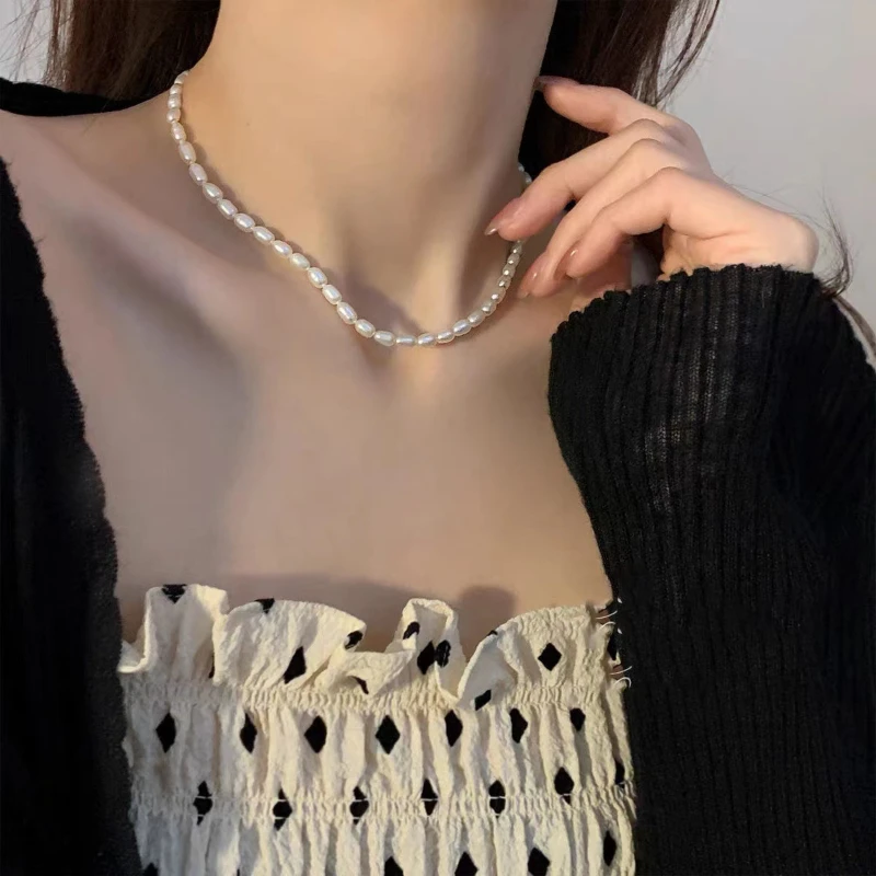 

YACHU Girl Imitation Pearl Necklace for Women Fashion Temperament Simple Irregular pearl choker chains Necklace jewelry Gift