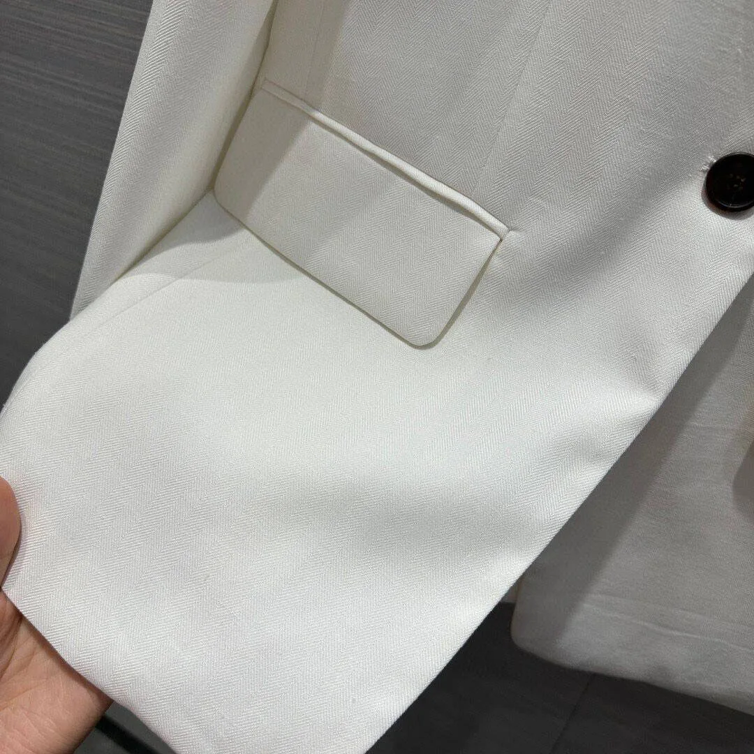 Женский пиджак из хлопка и льна элегантный белого цвета с отложным воротником на