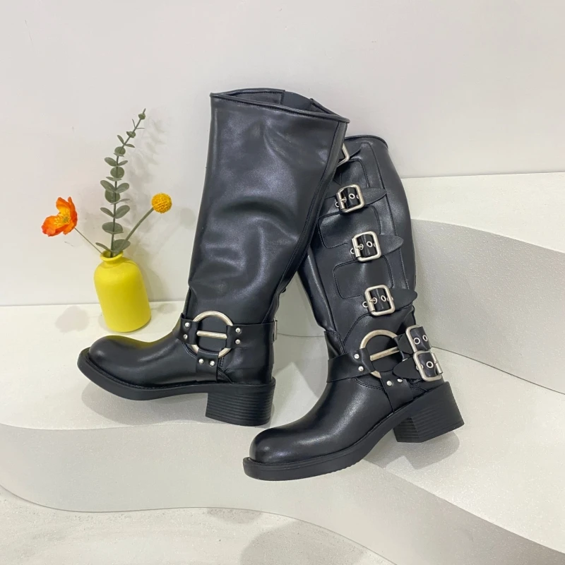 

Новинка весна-осень 2023, женские ботинки, коричневые длинные ботинки в стиле ретро, ковбойские байкерские ботинки с металлическим украшением, на грубом каблуке, в английском стиле