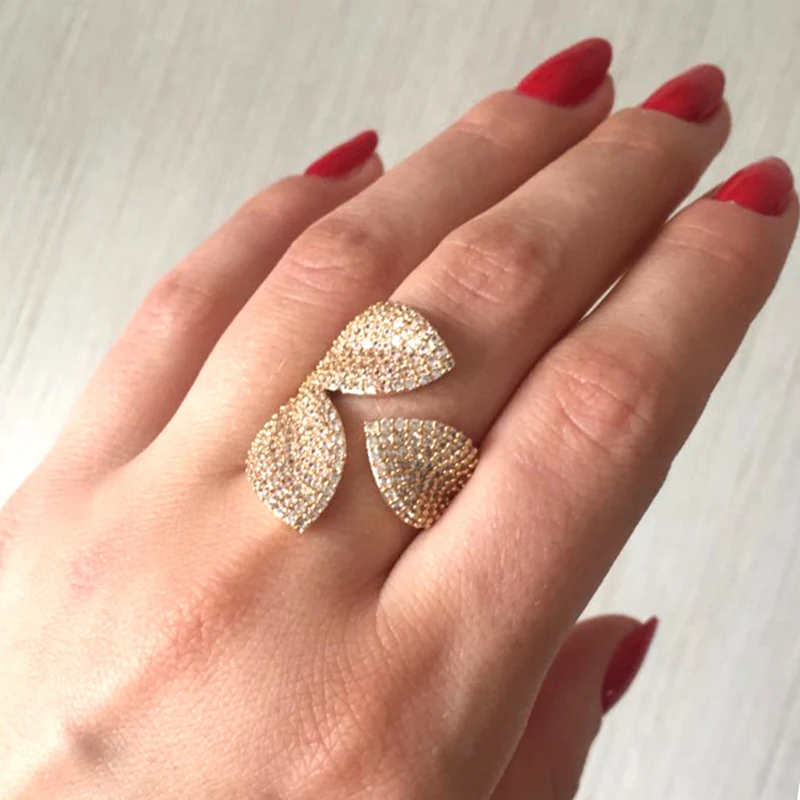 Женские кольца с большими листьями и фианитами элегантное уникальное