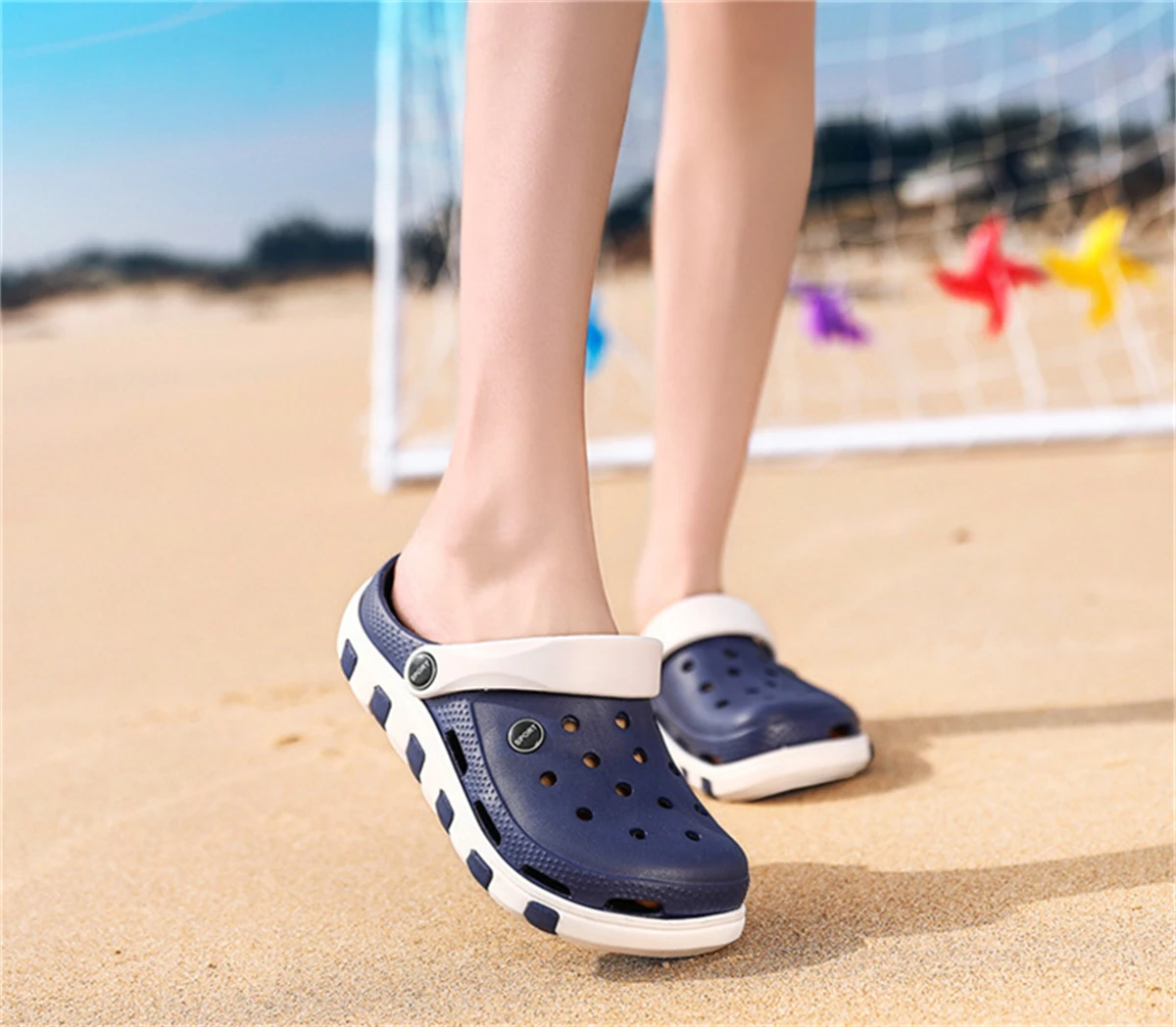 Men/Women Breathable Slippers Outdoor Clogs Thick Sole Beach Sandals Woman EVA Non-slip Home Garden Hole Shoes Couple Slides