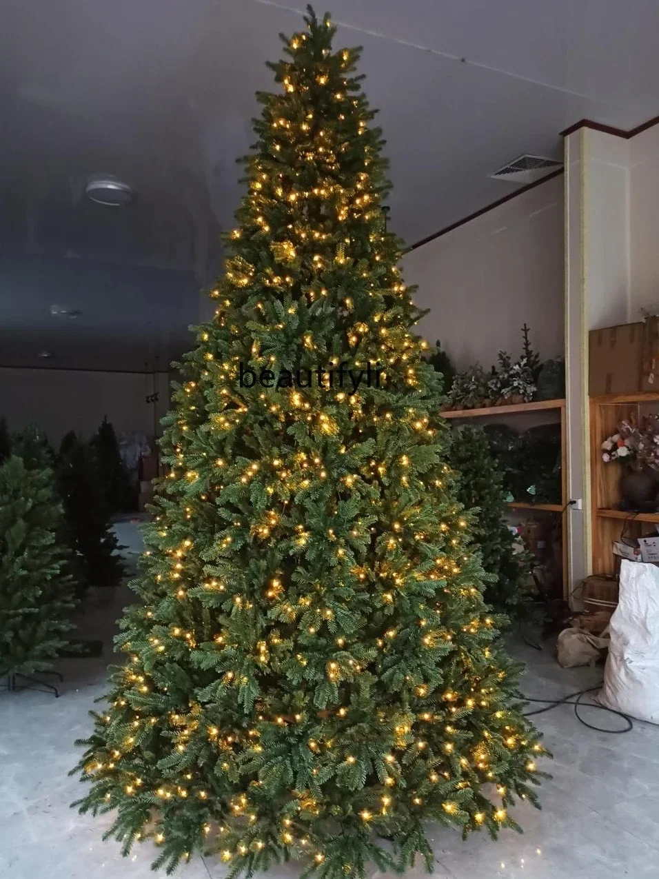 Очень большая рождественская елка зашифрованная рамка уличная Рождественская