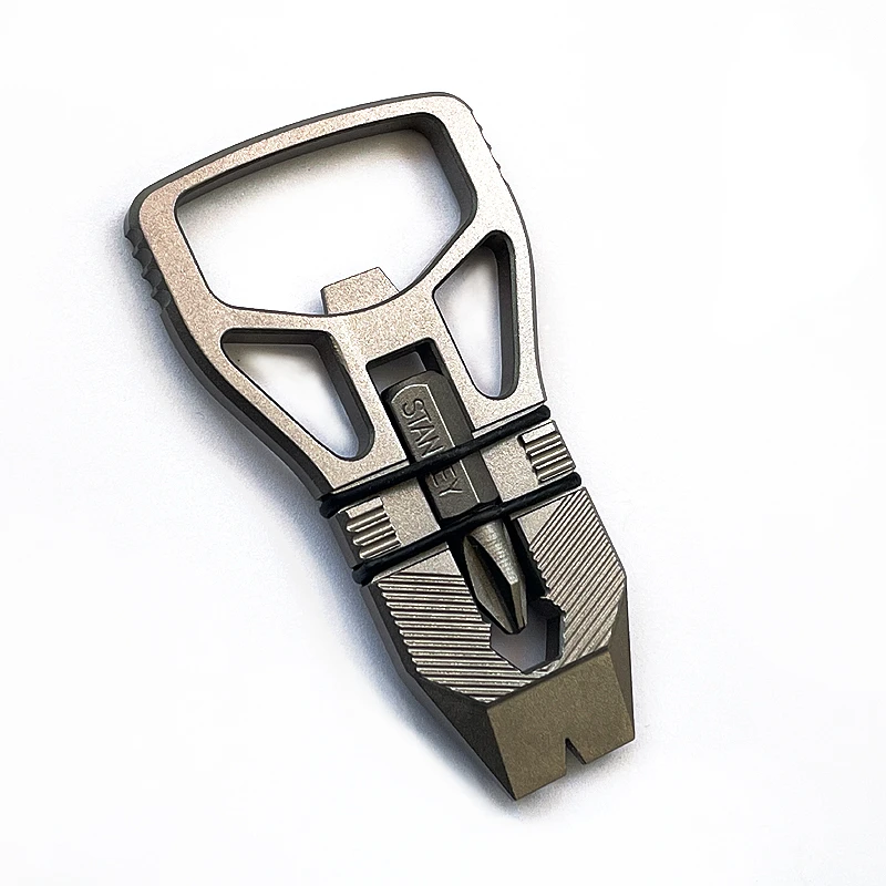 

Многофункциональный инструмент из титанового сплава, открывалка для бутылок с кольцом для ключей, портативный мини-экстракт для повседневного использования, съемник для гвоздей, гаечный ключ