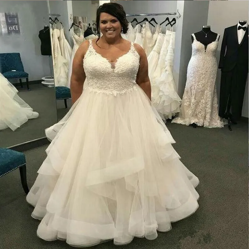 Купи Graceful Plus Size Wedding Dress For Women V Neck Tulle Sleeveless Custom Made White Lace Bridal Gown With Appliques Vestidos за 5,755 рублей в магазине AliExpress