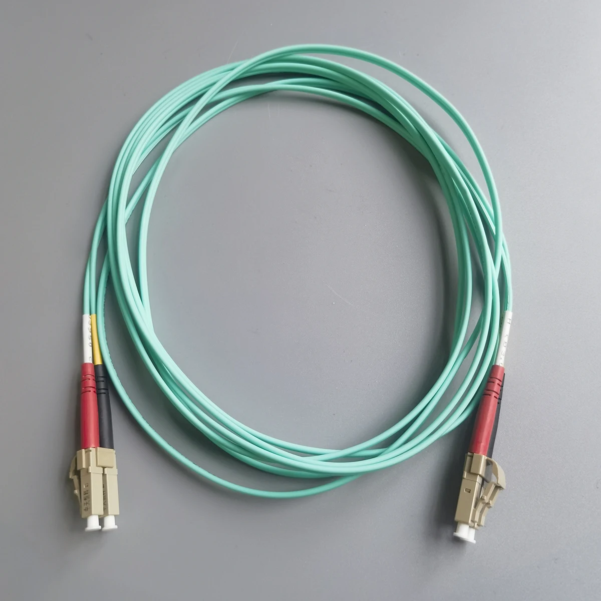 Внутренние оптоволоконные кабели LC/UPC-LC/UPC 3M OM3 LSZH FTTH Многорежимный дуплексный