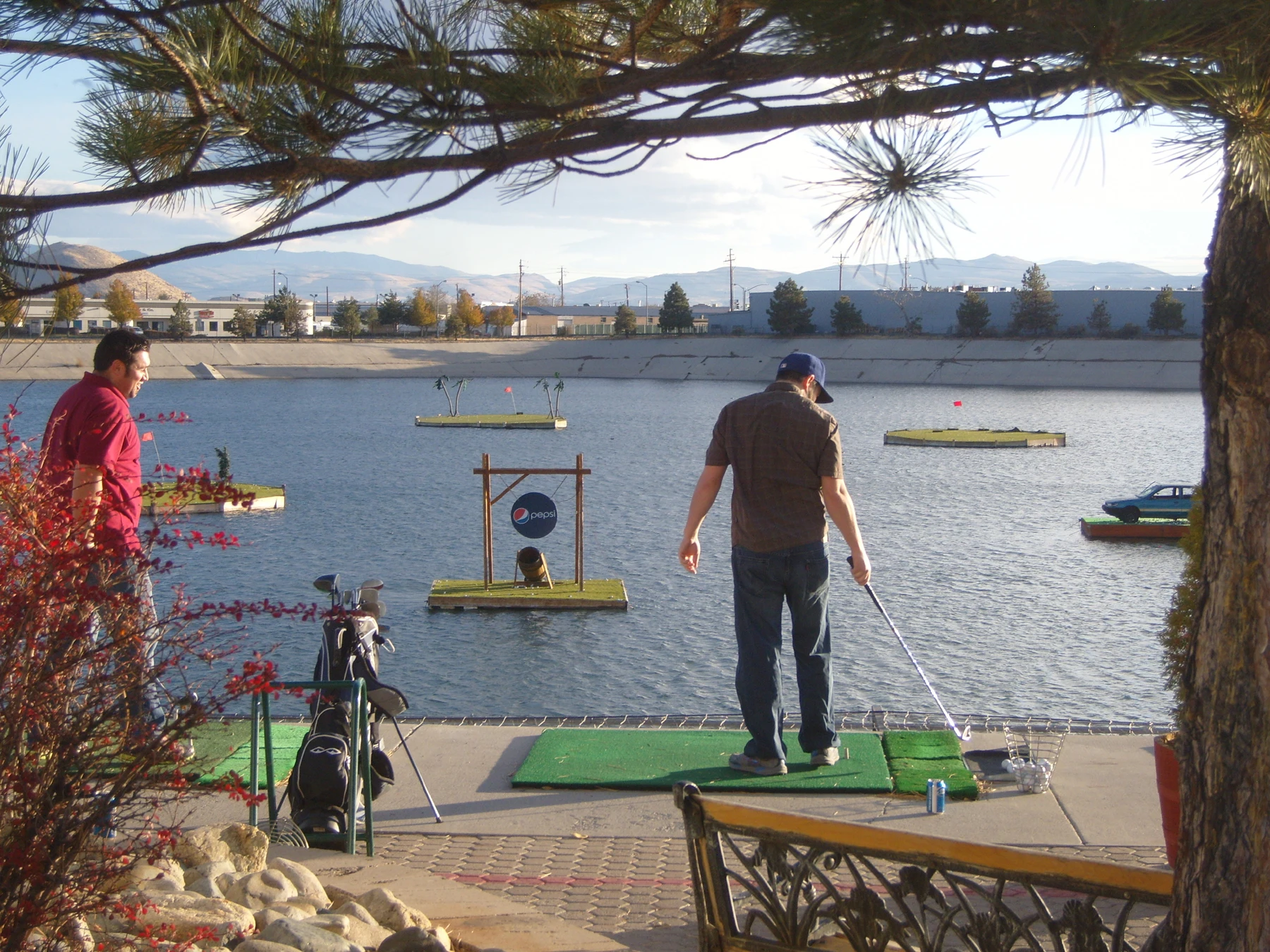 Плавающий мяч белый/желтый для игры в гольф тренировок гольфа