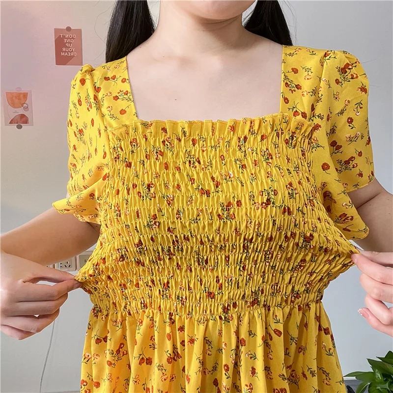 Платье женское шифоновое средней длины с поясом на резинке и коротким рукавом