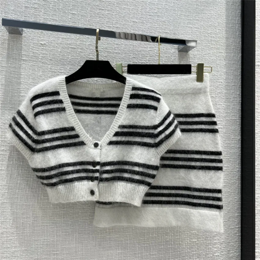 

Fashion Designer Set for Women 60% Wool V Neck Striped Knitted Pullover and Skirt Sweater Set