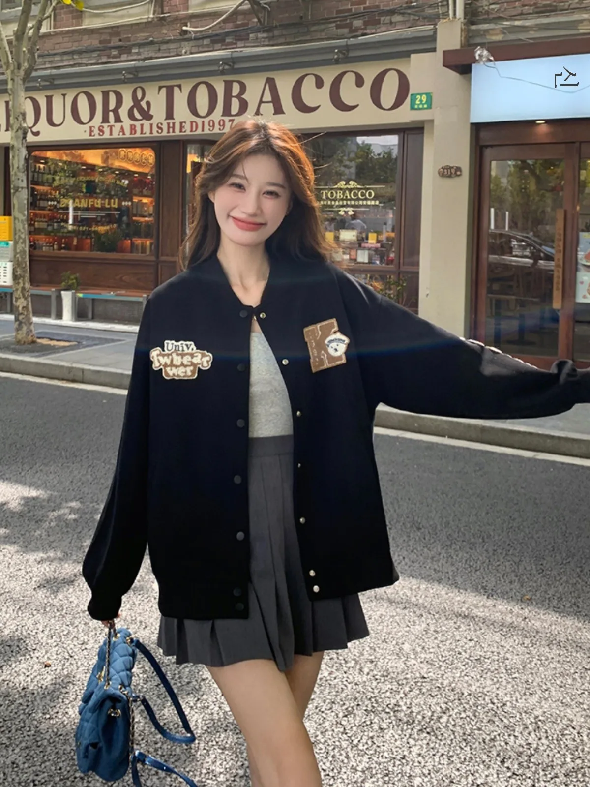 Бейсбольная форма с черными буквами верхняя одежда женская весна и осень 2024