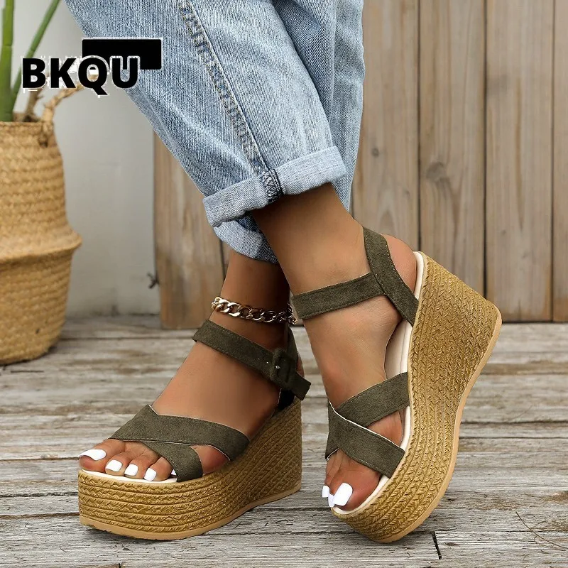 

Босоножки женские на танкетке, повседневные сандалии на нескользящей подошве, с открытым носком, на резиновой подошве, с пряжкой, элегантны...