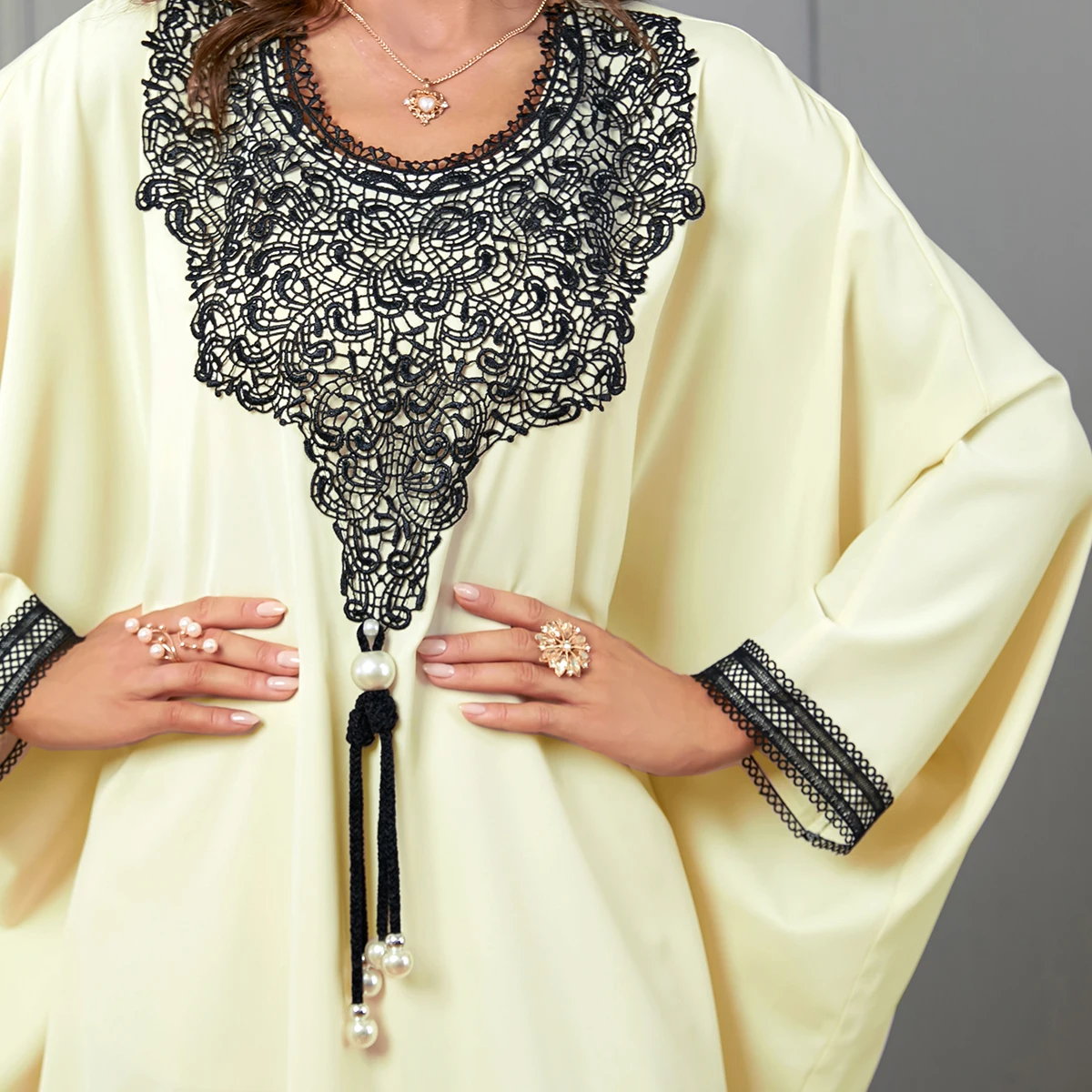 BNSQ Abaya Muslim Women Fashion Collar Flower Pendant Lace Trim Bat Sleeves Turkey African Caftan Vestidos