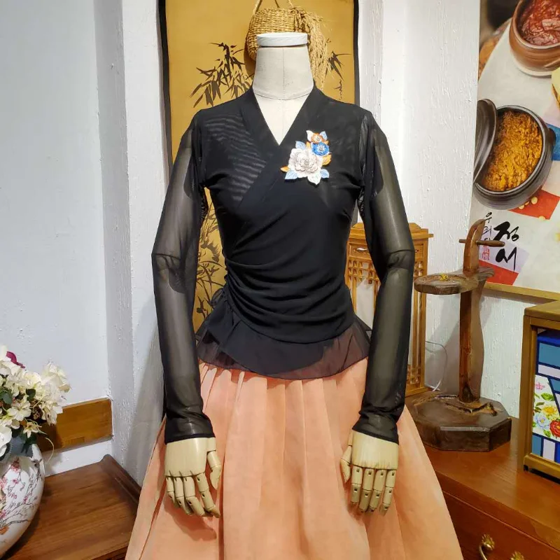 

Customized Korean Folk Dance Tops and Skirts for Dancing In Black Mesh Hanbok