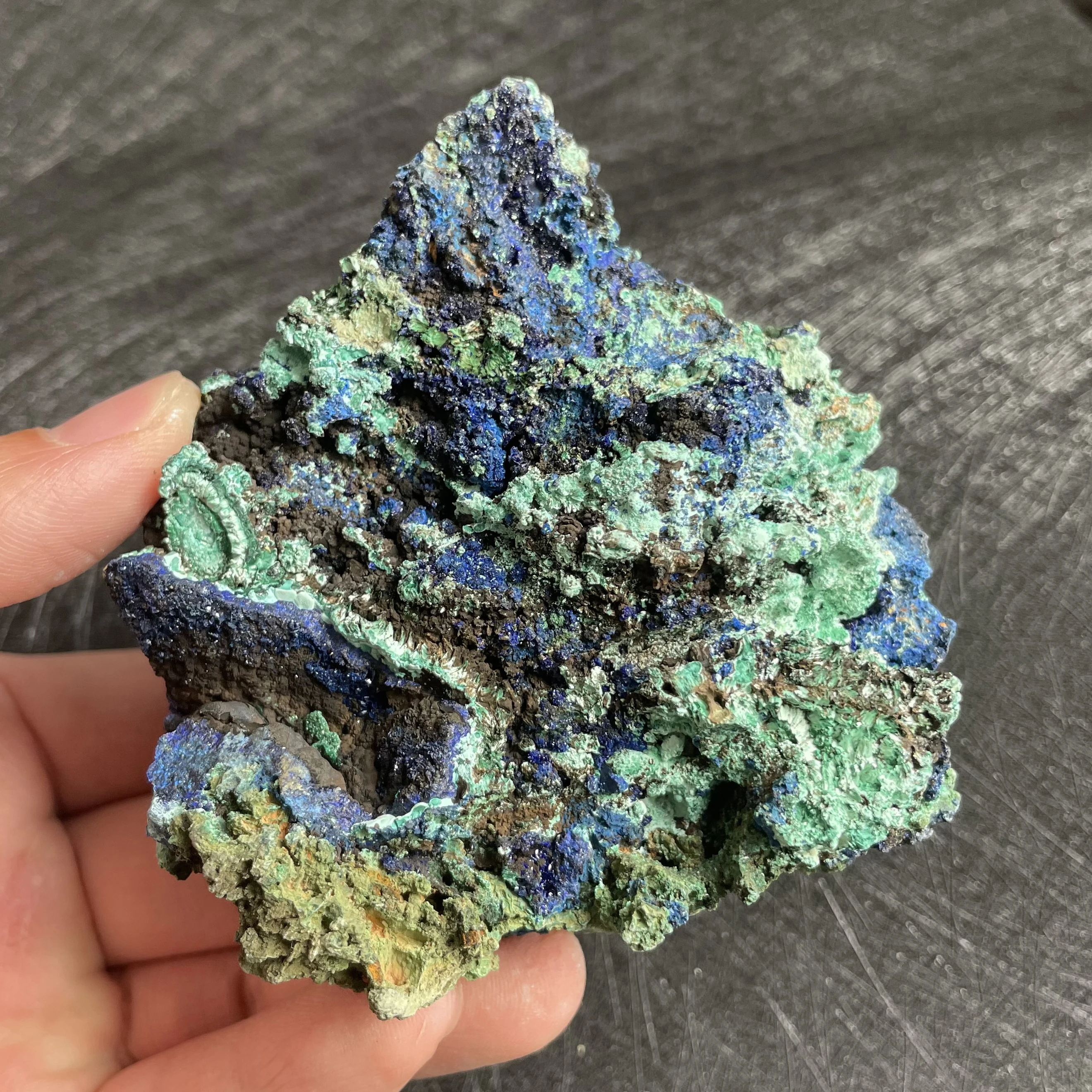 Натуральный кристаллический камень 259 г Азурит малахит минерал образец кварца