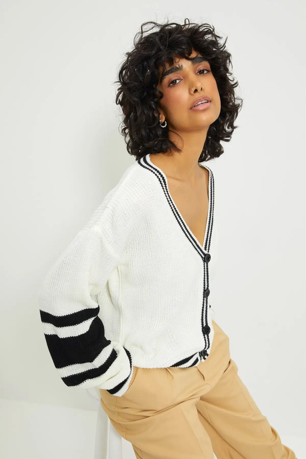 

Trendyol With Color Block Knitwear Cardigan TWOAW22HI0553