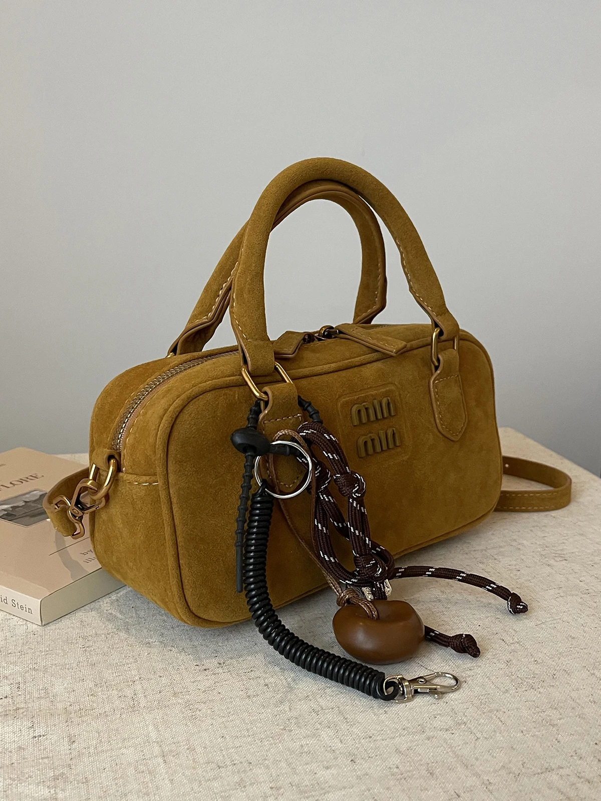 Женская сумка через плечо в стиле ретро