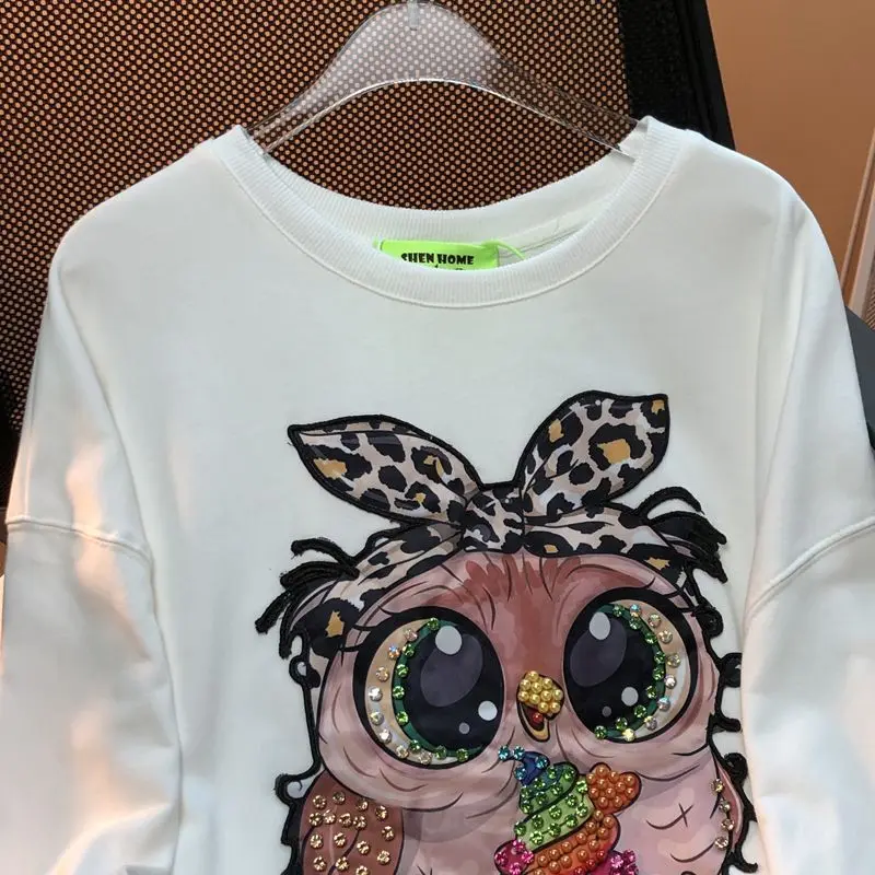 Женский свободный топ с круглым вырезом мультяшным принтом инкрустированный