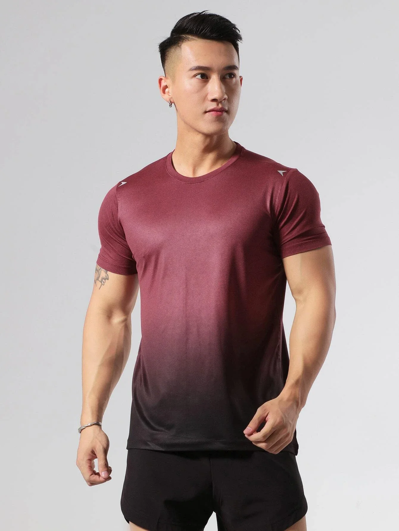 

Men Ombre Print Sports Tee