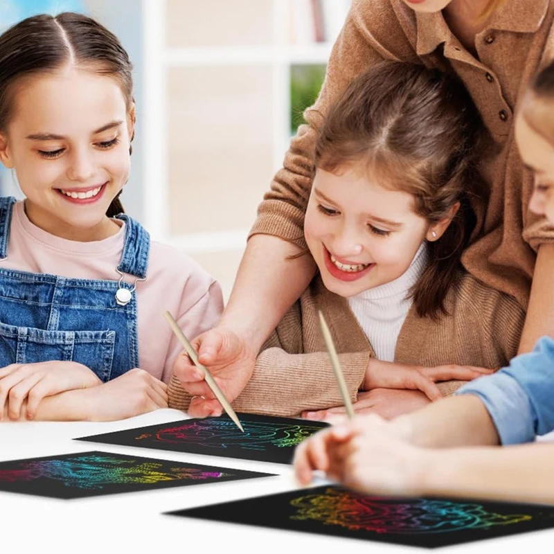 Художественные поделки из скретч-бумаги — принадлежности для классной комнаты