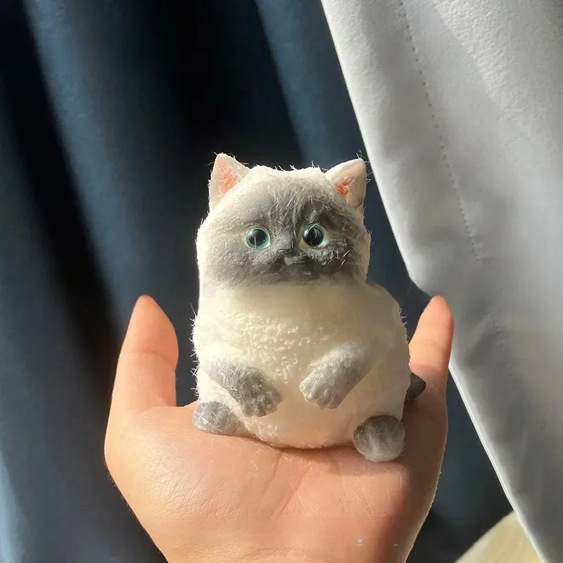 

Мягкая статуэтка кота пластиковая