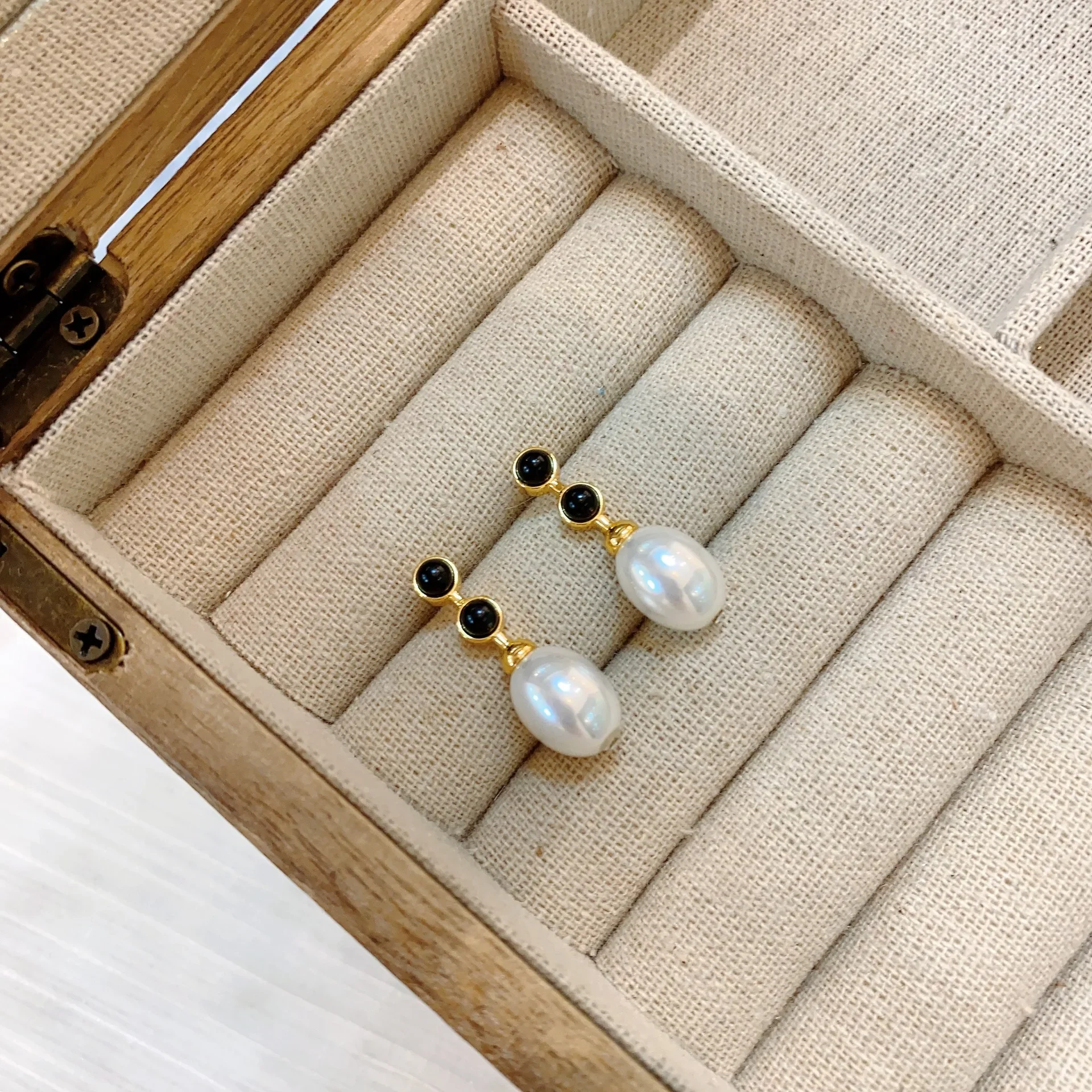 Элегантные и благородные серьги-подвески с жемчугом кисточками геометрические