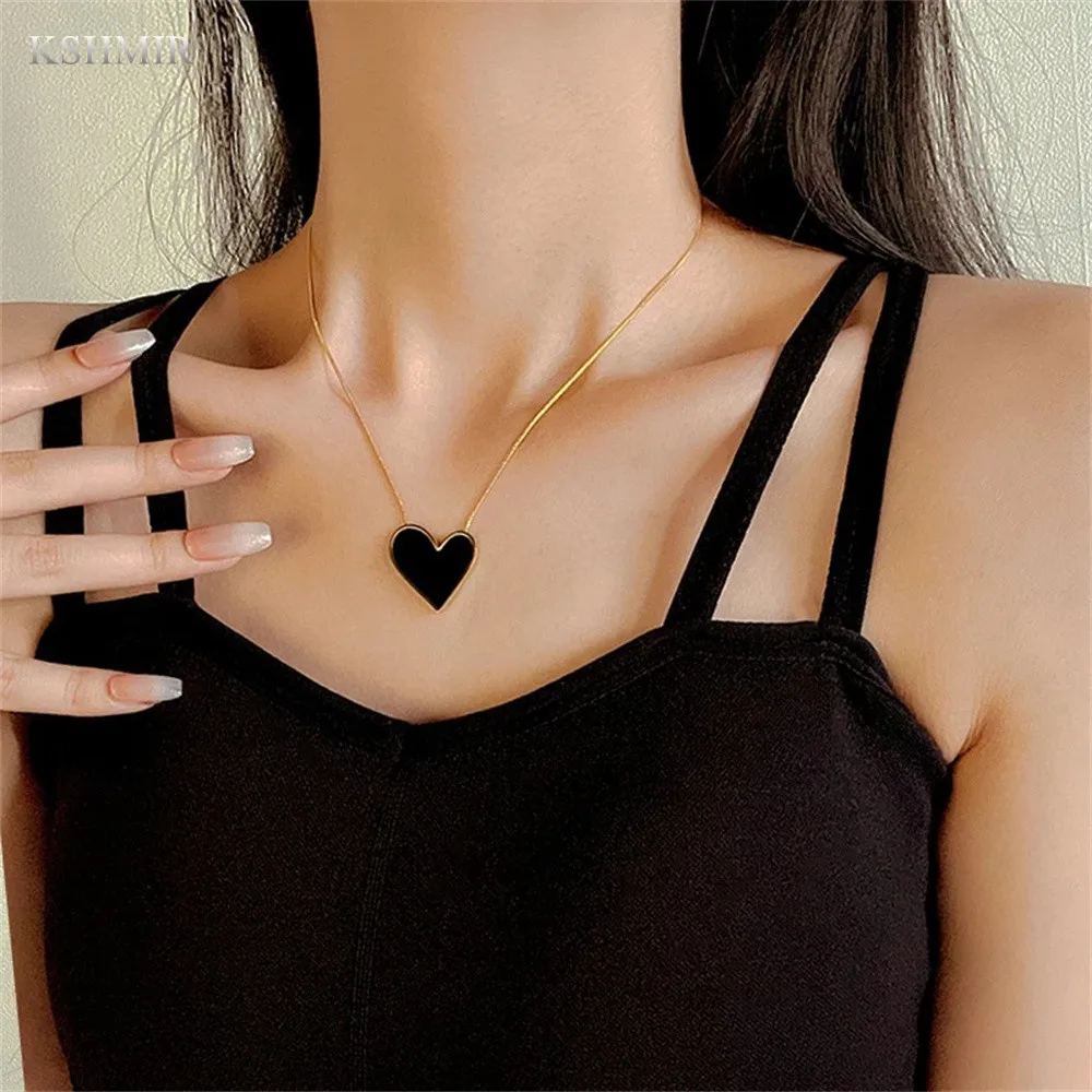 

European and American Sexy Black Peach Heart Pendant Gold Stainless steel Necklace Girl's Sexy Necklace Accessories For Woman