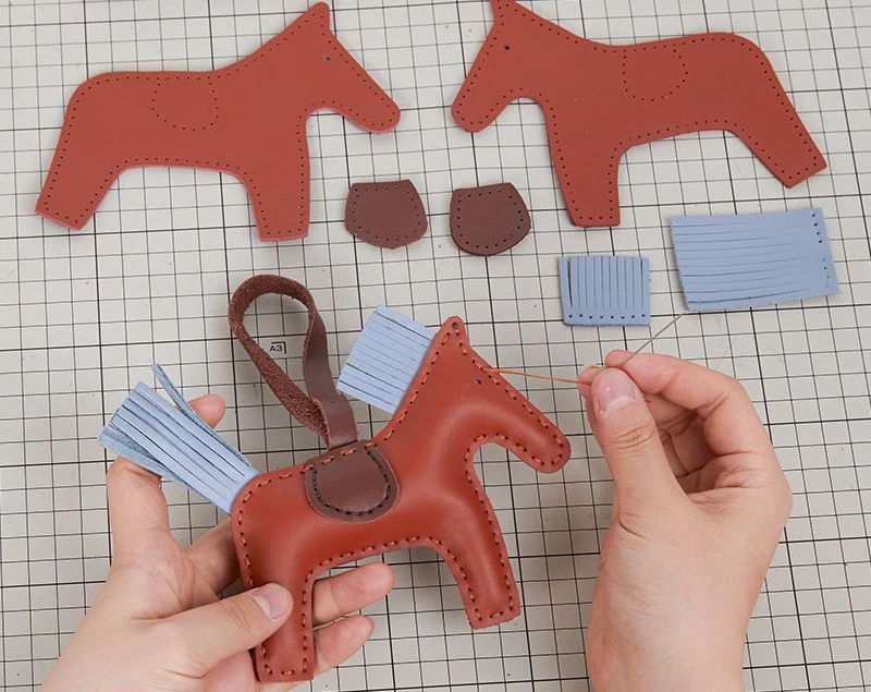 

2023 Horse Pendant Bag Leather Accessories Key Chain Diy Hand Sewing Craft