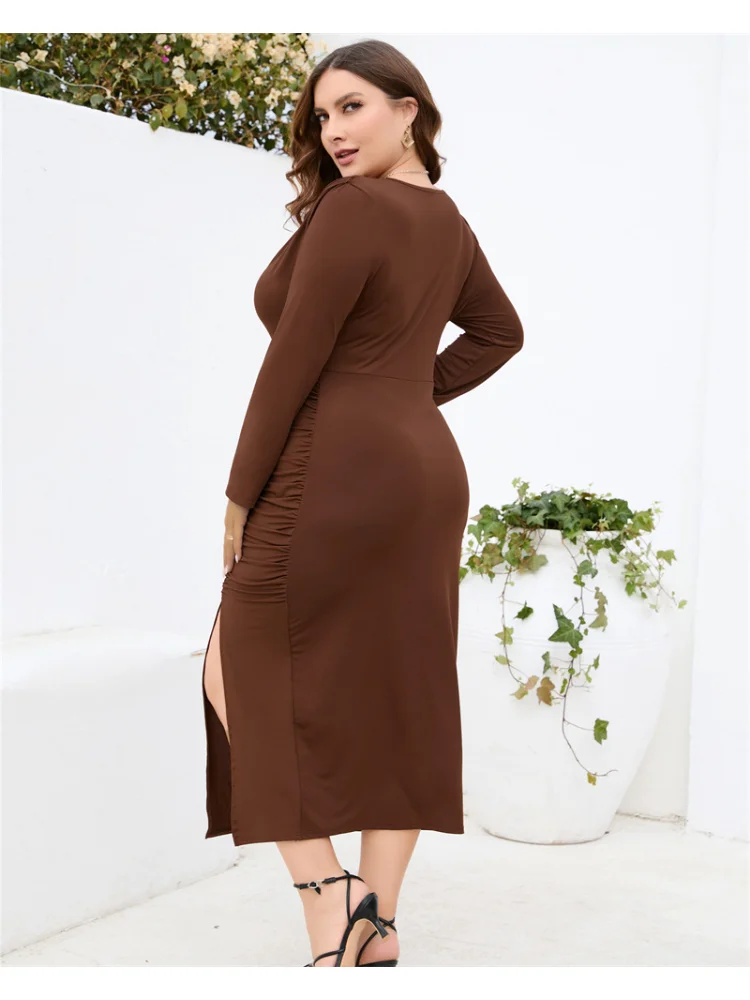 Рисунок 5 - Однотонное платье с длинным рукавом