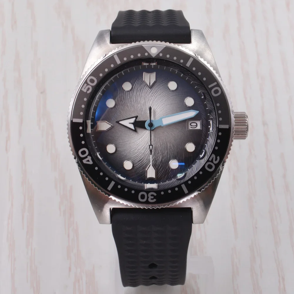 40 мм индивидуальный логотип NH35 механизм сапфировое стекло резиновый ремешок из