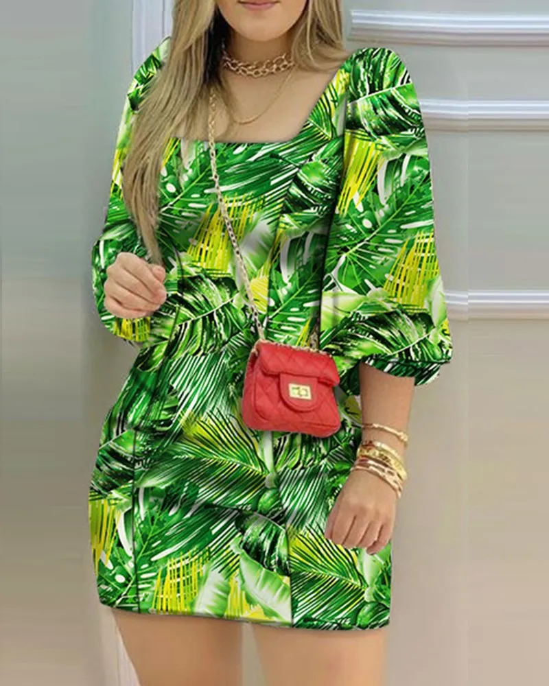 

Платье с рукавами-фонариками и тропическим принтом