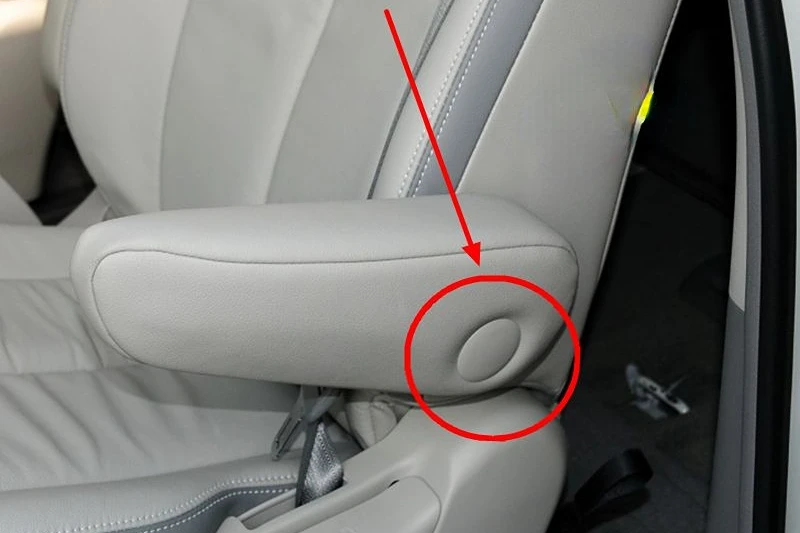 

For Toyota 2010-20 Sienna Seat Armrest Cover Front Middle Row Seat Armrest Cover Screw Hole Round Cover