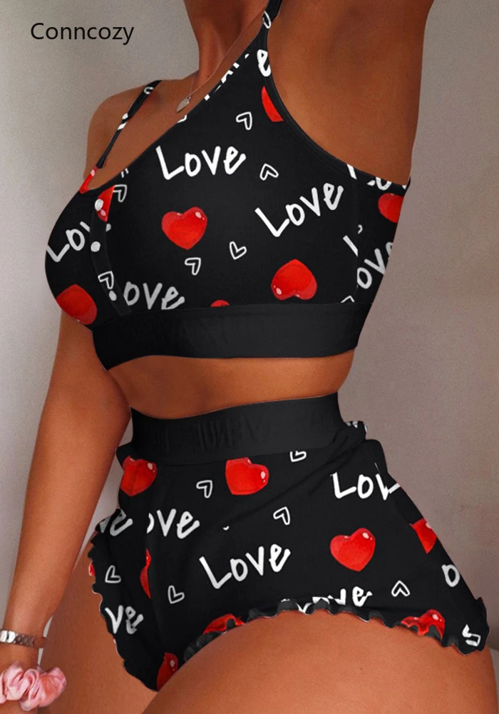 

Женский пижамный комплект из 2 предметов с принтом клубники и оборками на подоле, 2022, женский милый короткий топ и шорты, костюмы, женская оде...