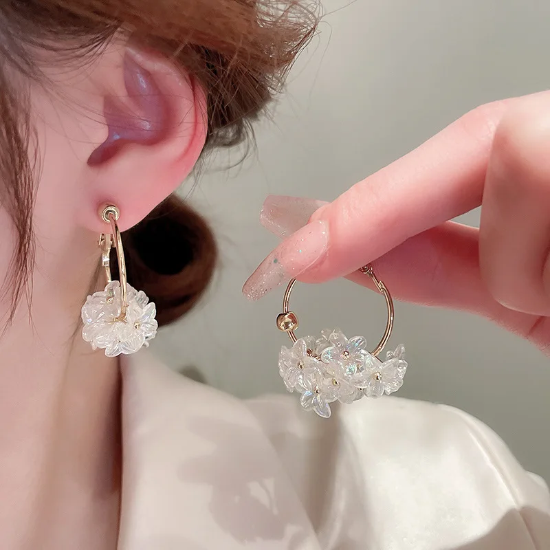 

KAITIN Light Luxury Silver Needle Cluster Star Dot Flower Earrings Design Hoop Earrings Fresh Sweet Wholesale Female Jewelry