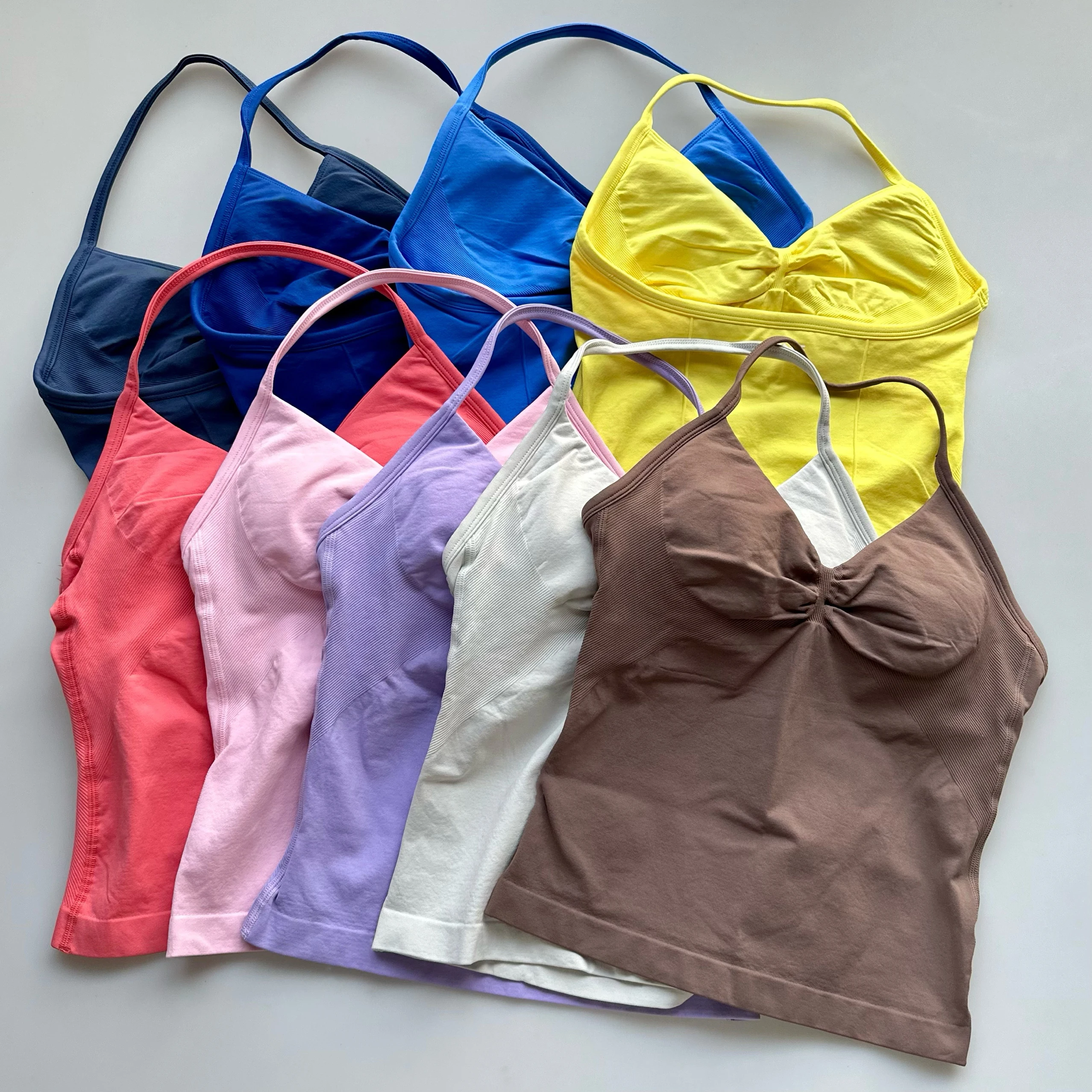 Фото Женский удлиненный спортивный топ Impact с бретелями и открытой спиной, со встроенным бюстгальтером, высокоэластичный, бесшовный, для йоги, фитнеса, бега, пилатеса №3