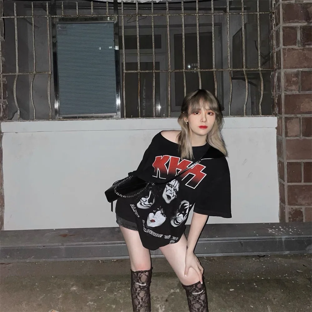 Фото Уличная винтажная мода CZTOP, портрет рок-группы Kiss с принтом розы в стиле High-Street, большой размер, ретро, с коротким рукавом, потертая пара №2