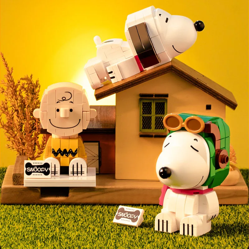 Snoopy Charlie Brown Kawaii Compatible with Lego Square Block Small Particles Cartoon Doll Ornaments Children's Assembled Toys