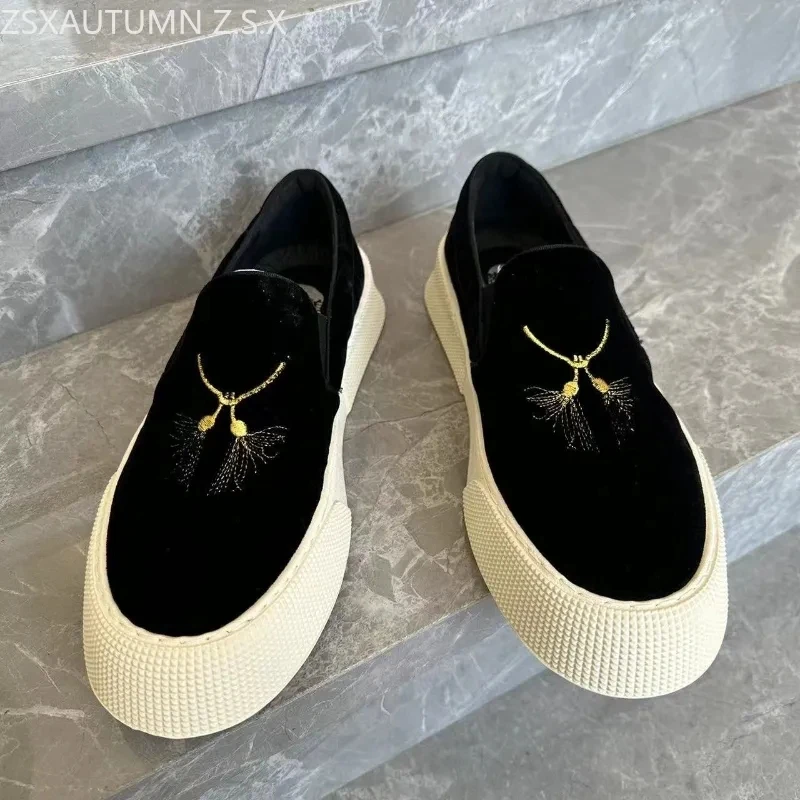 

2023 Spring Casual Shoes Man Slip-On Luxury Flat Skate Shoes Trend Black Men Loafers Platform Embroidery Canvas Shoes Fashion