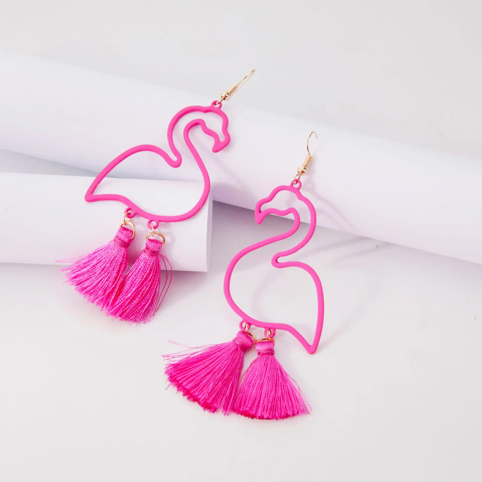 

New European and American Cross-border Creative Fashion Hollowed Out Flamingo Earrings, Exaggerated Earrings, Long Tassel Style
