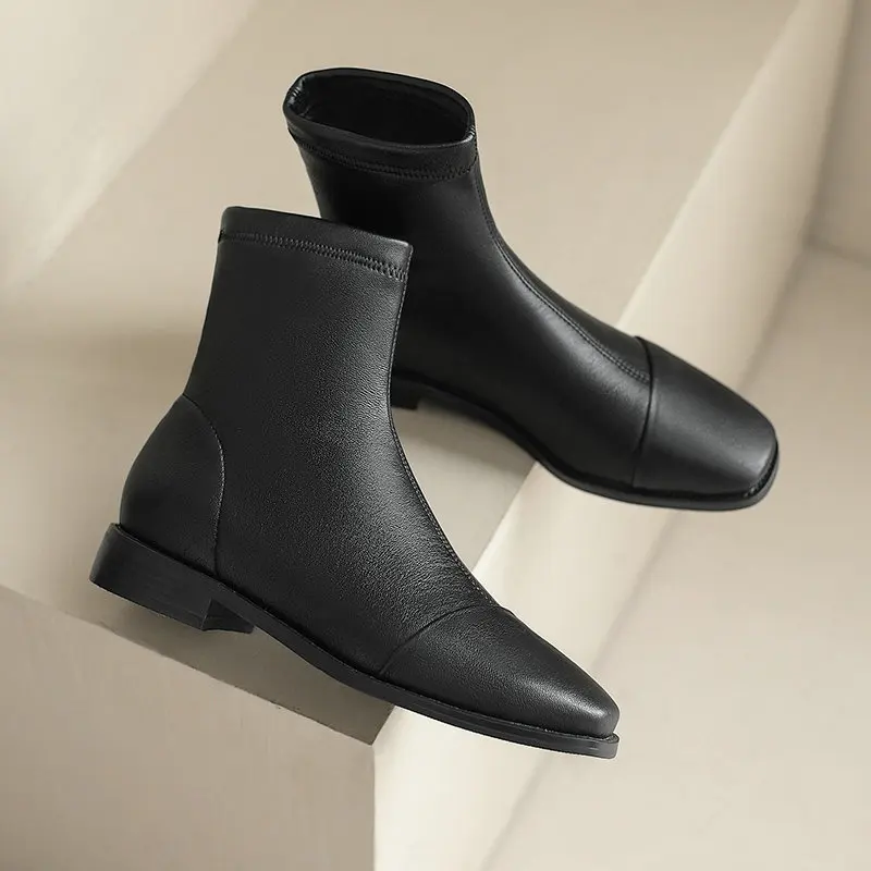 Однотонные черные ботинки цвета слоновой кости с круглым носком на низком