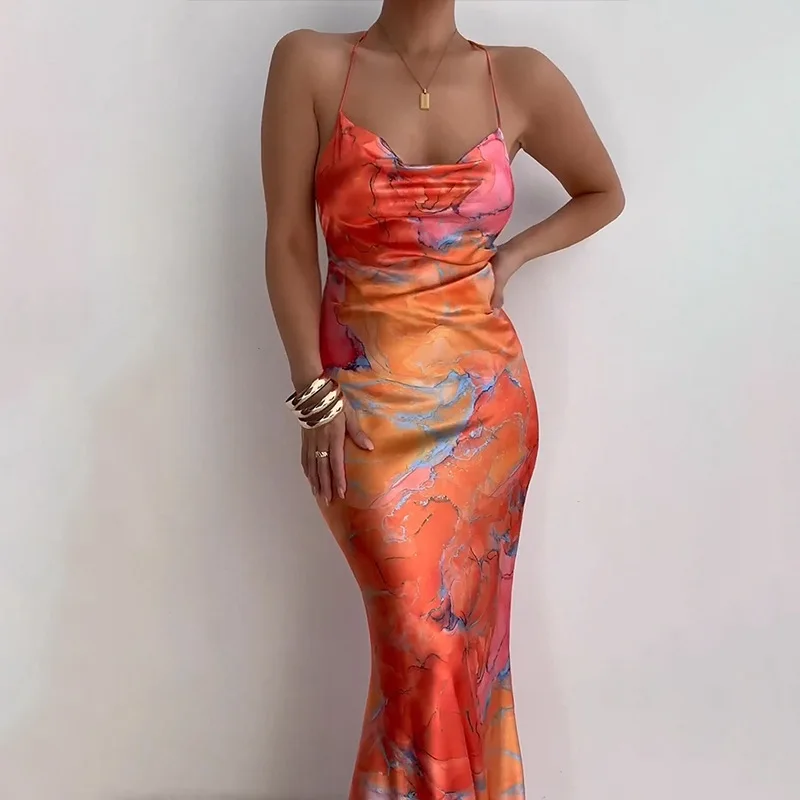 

2023 European and American fashion women's summer new sexy backless backpack hip print dress