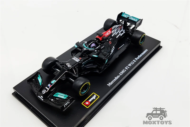 Модель гоночного автомобиля Bburago 1:43 2021 F1 Mercedes-AMG W12 E Performance W10 W07 |